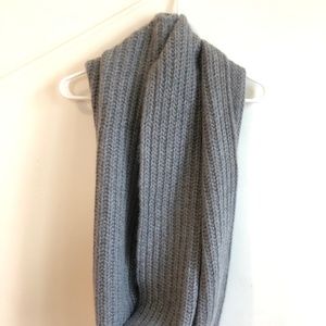 360 100% Cashmere Grey Scarf